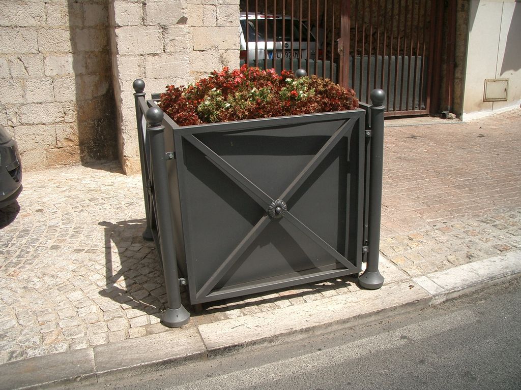 Fioriera artistica Lilla 2