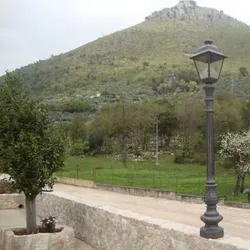 COD 150 PALO GHISA BASE OTTAGONALE PICCOLISSIMA