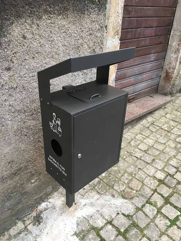 Cestini per deizioni canine arredo urbano