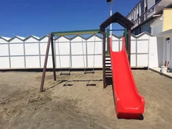 castello con altalena 7033 miramare latina 2