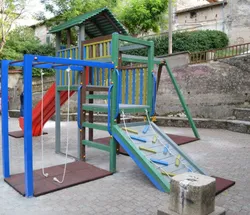 castello fitness palestra in plastica riciclata palestra dietro