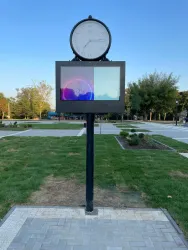 digital signage clock public park modavia Ungheni