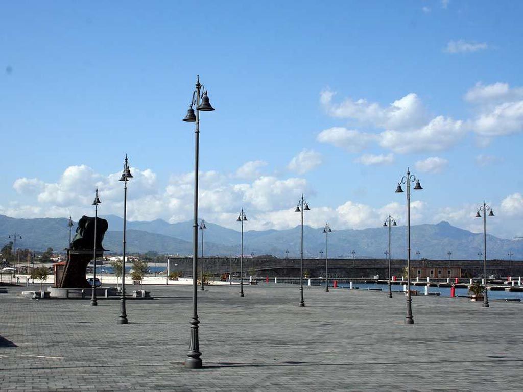 marina di riposto lampion con lanterna 622 base roma