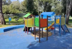 norma parco giochi plastica riciclata dietro