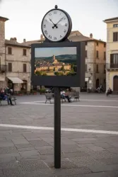 orologio 2023 urban digital signage clock immagine