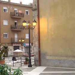 palo artistico con cima tripla in ghisa