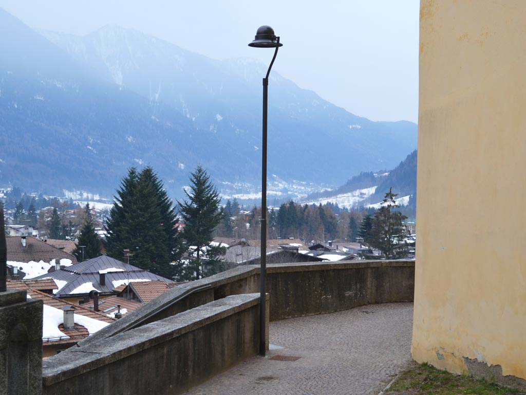 palo tpluna rastremato lampara signora