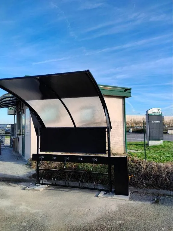 Arco Smart E-bike Shelter with solar charging - Eurocomitalia