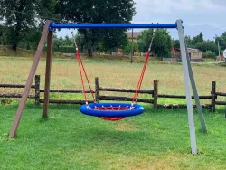 Accessible and inclusive Swing with Basket and STRONGPLAST Structure - Post-Consumer Recycled Plastic with Steel Support Beam