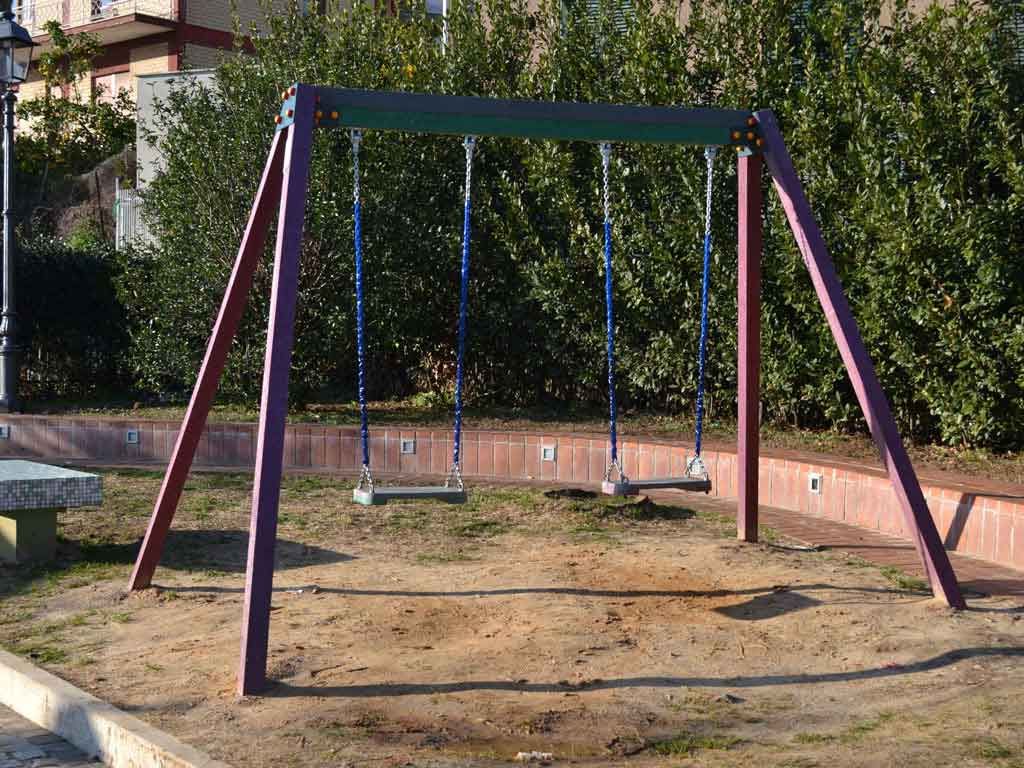 Swing in recycled plastic two standard seat