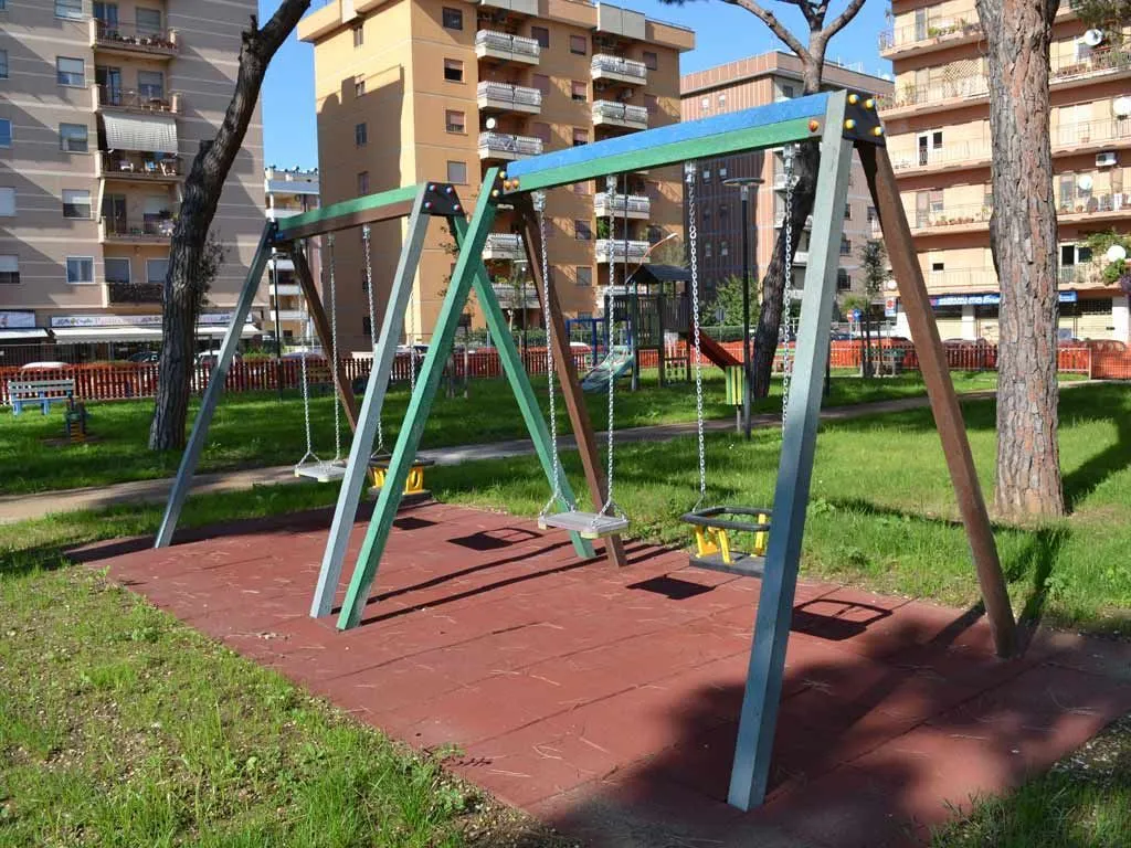 Columpio mixto de dos plazas en plástico reciclado