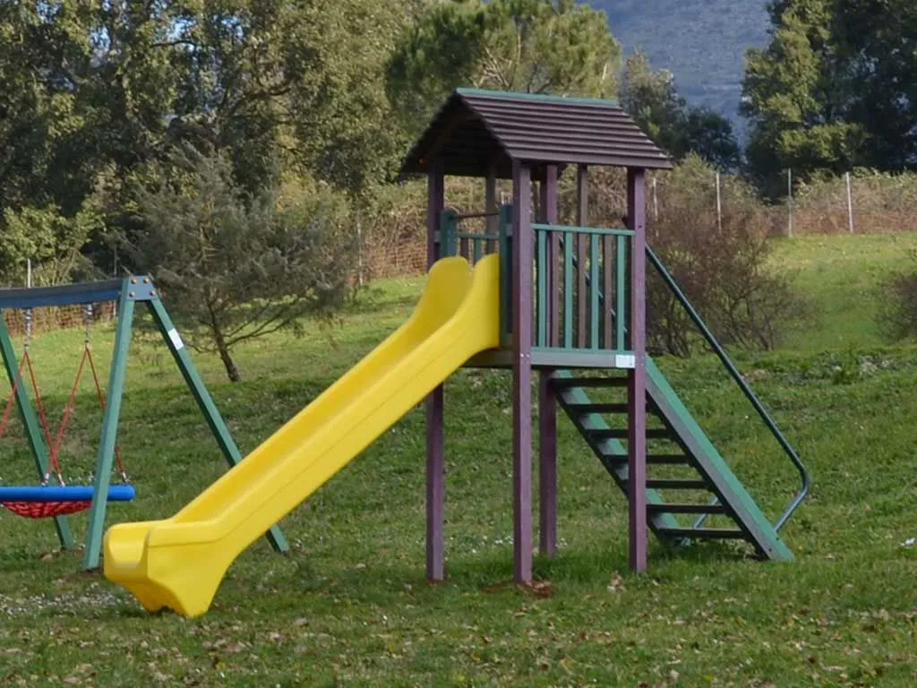 Castillo de Strongplast - Plástico reciclado posconsumo