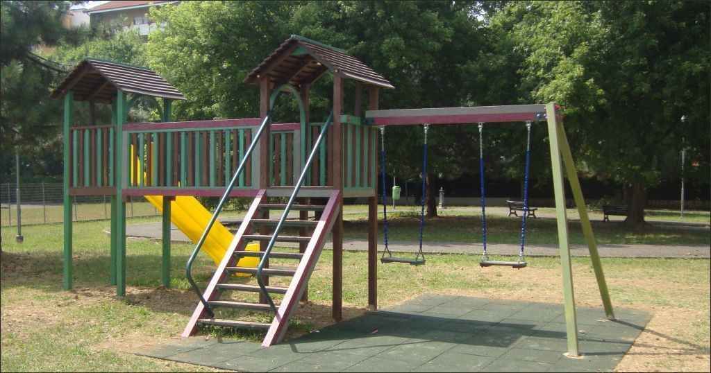 castel in recycled plastics