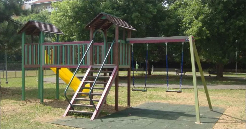 Combination Play Castle in STRONGPLAST - Post-Consumer Recycled Plastic