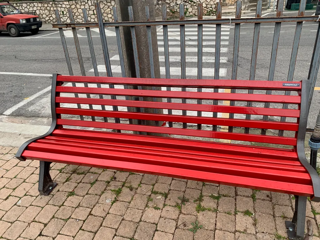 panchina italia rossa contro vilenza sulle donne