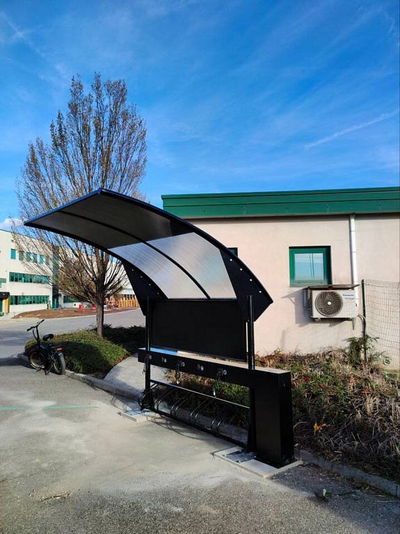 Pensilina Arco Ricarica Scooter Monopattini