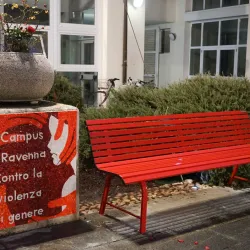Contro la violenza sulle donne - Ravenna Campus Panchina Milano Rossa Contro Violenza Donne Ravenna Campus Panchina Milano Rossa Contro Violenza Donne